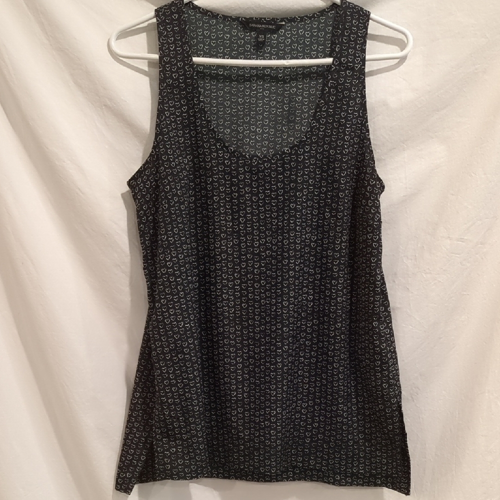 Banana Republic | Black Scoop Neck Sleeveless Longer Woven Tank White Heart | XS